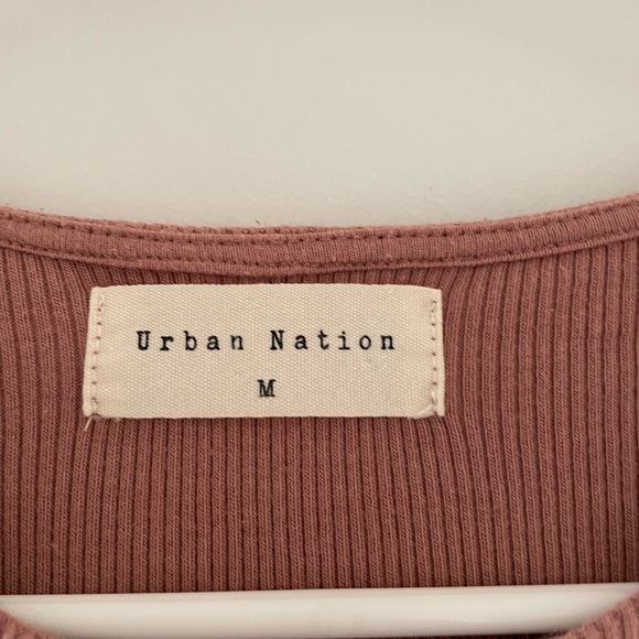 Pink Medium Body con Short Sleeve dress - Picture 3 of 3